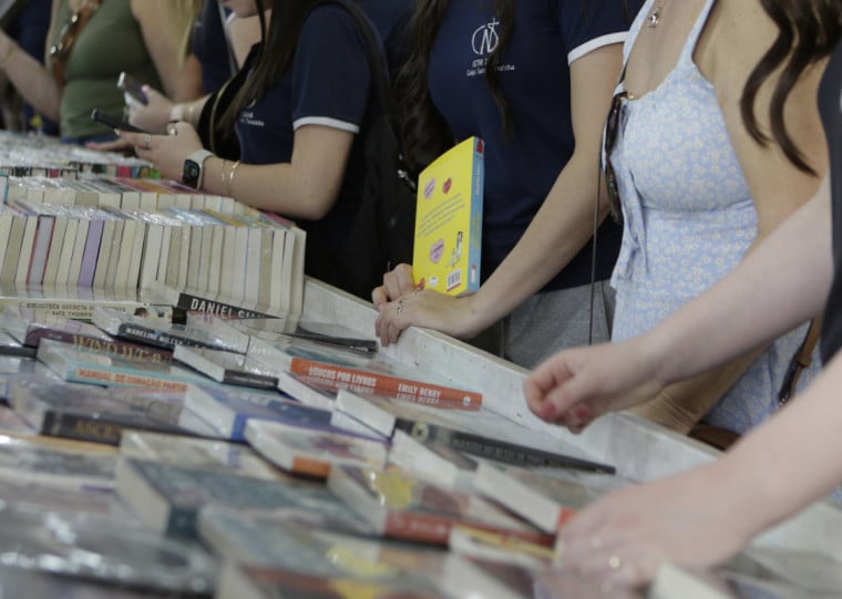  "A 71ª Feira do Livro de Porto Alegre, no ano passado, registrou mais de 245 mil livros vendidos, um crescimento de 16,9%", destaca a presidente.