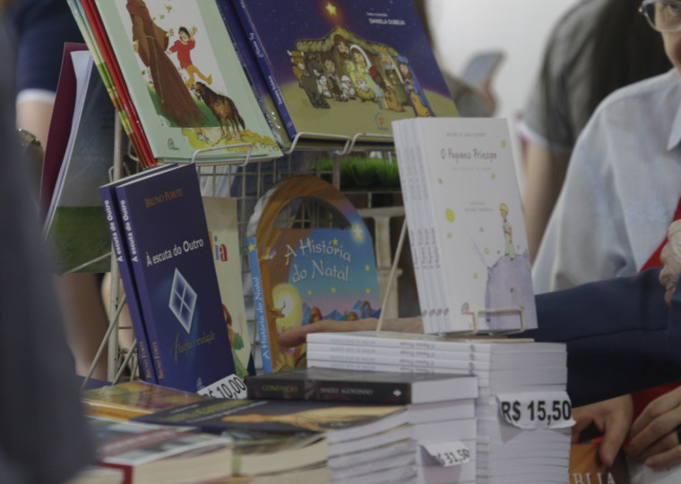 Com alta de 11,75% nas vendas, 71ª edição reflete a procura por literatura atemporal e a recomposição de acervos