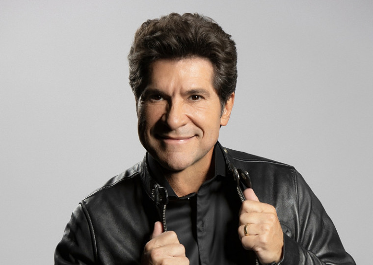 Show no Araújo Vianna traz novos arranjos para os grandes clássicos do cantor