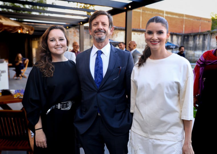 Gressiana Estevan, André Jobim de Azevedo e Ana Espíndola