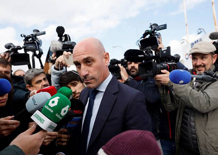 Ex-dirigente voltou a jogar a culpa na jogadora Hermoso 