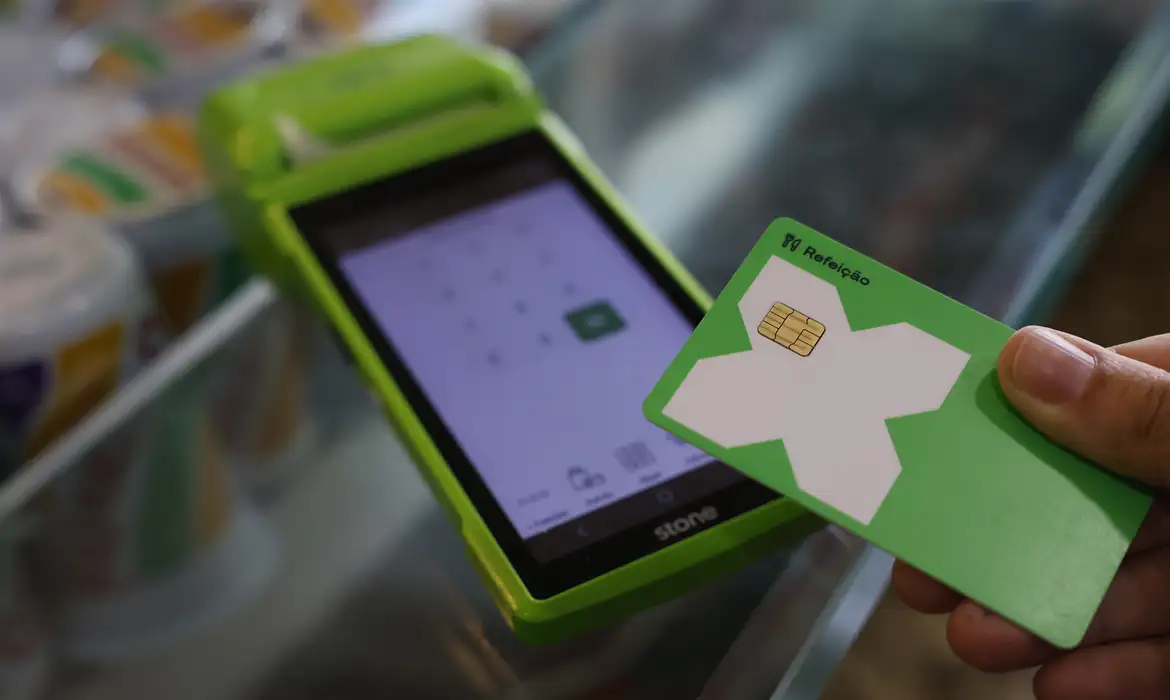 Redes t&ecirc;m um ano para liberar bandeiras no vale-refei&ccedil;&atilde;o e alimenta&ccedil;&atilde;o