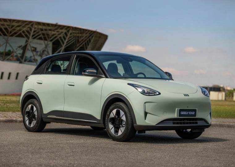 Garantia do veículo é de seis anos, subindo para oito no caso das baterias de fosfato de ferro-lítio