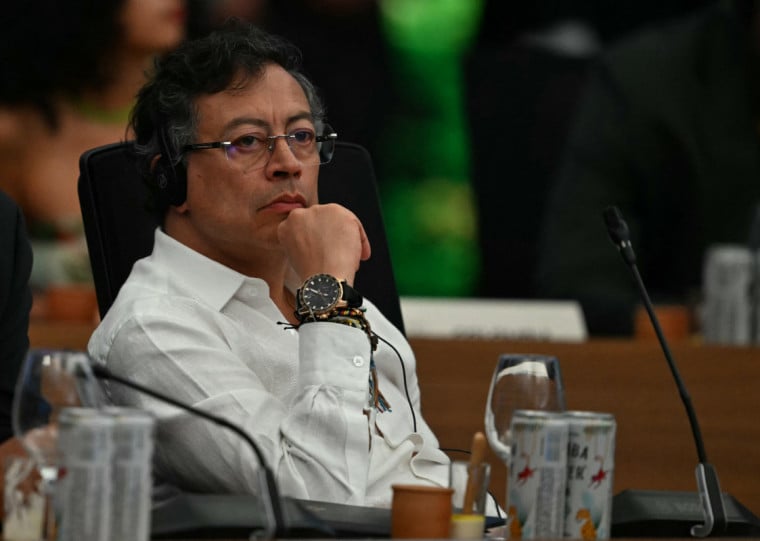 "Só é possível a vida no planeta, incluindo a nossa, se abrirmos mão do petróleo, carvão e gás natural como fontes de energia", afirma o presidente colombiano