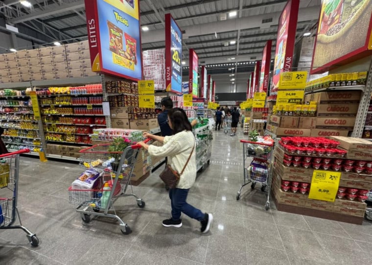 A segunda aceleração mais significativa entre as capitais ocorreu em  Porto Alegre (-0,23% para 0,06%)