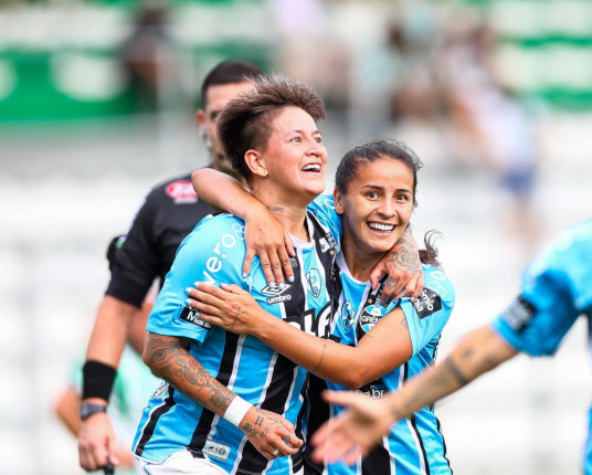 Grêmio sai na frente do Juventude em decisão do Gauchão feminino