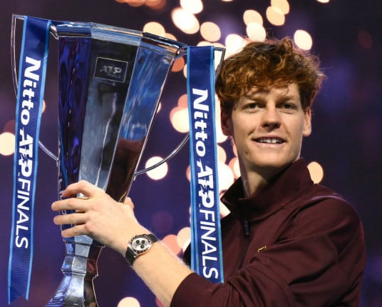 Sinner frustra busca inédita de Alcaraz e celebra bicampeonato do ATP Finals