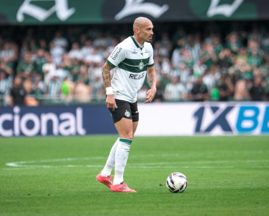 Coritiba garante acesso para a Série A; cinco equipes disputam vagas restantes