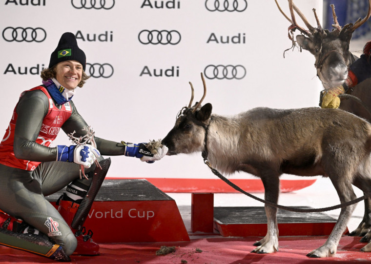 Além do prêmio de R$ 300 mil brasileiro recebeu também uma rena