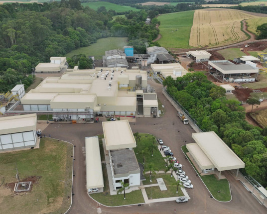 Cooperativa de SC investe R$ 210 milhões e amplia produção de frango em Tapejara