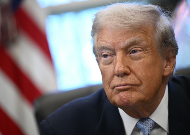 Trump anunciou no sábado (29) o fechamento do espaço aéreo da Venezuela