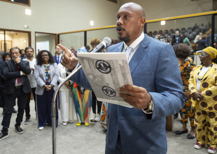 O vereador suplente Márcio Chagas assume durante a licença de Natascha Ferreira, na Câmara Municipal de Porto Alegre