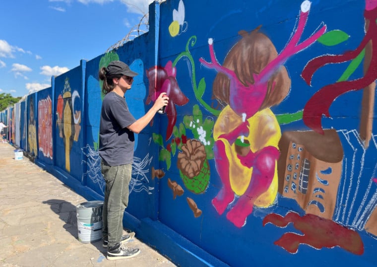 Quase 200 metros da área de proteção da pista recebeu intervenção artística