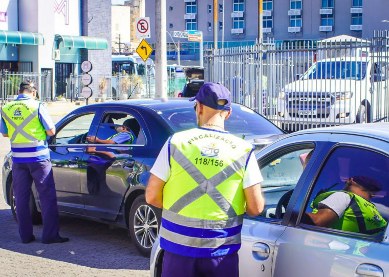 Fiscalizações semanais são realizadas em locais como a Estação Rodoviária e o Aeroporto Salgado Filho