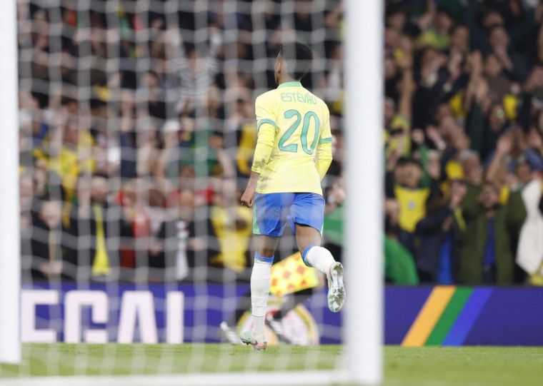 Estêvão fez de pênalti na vitória/único gol no empate