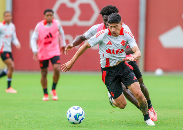 Recuperado, Alan Rodríguez deve sair jogando 