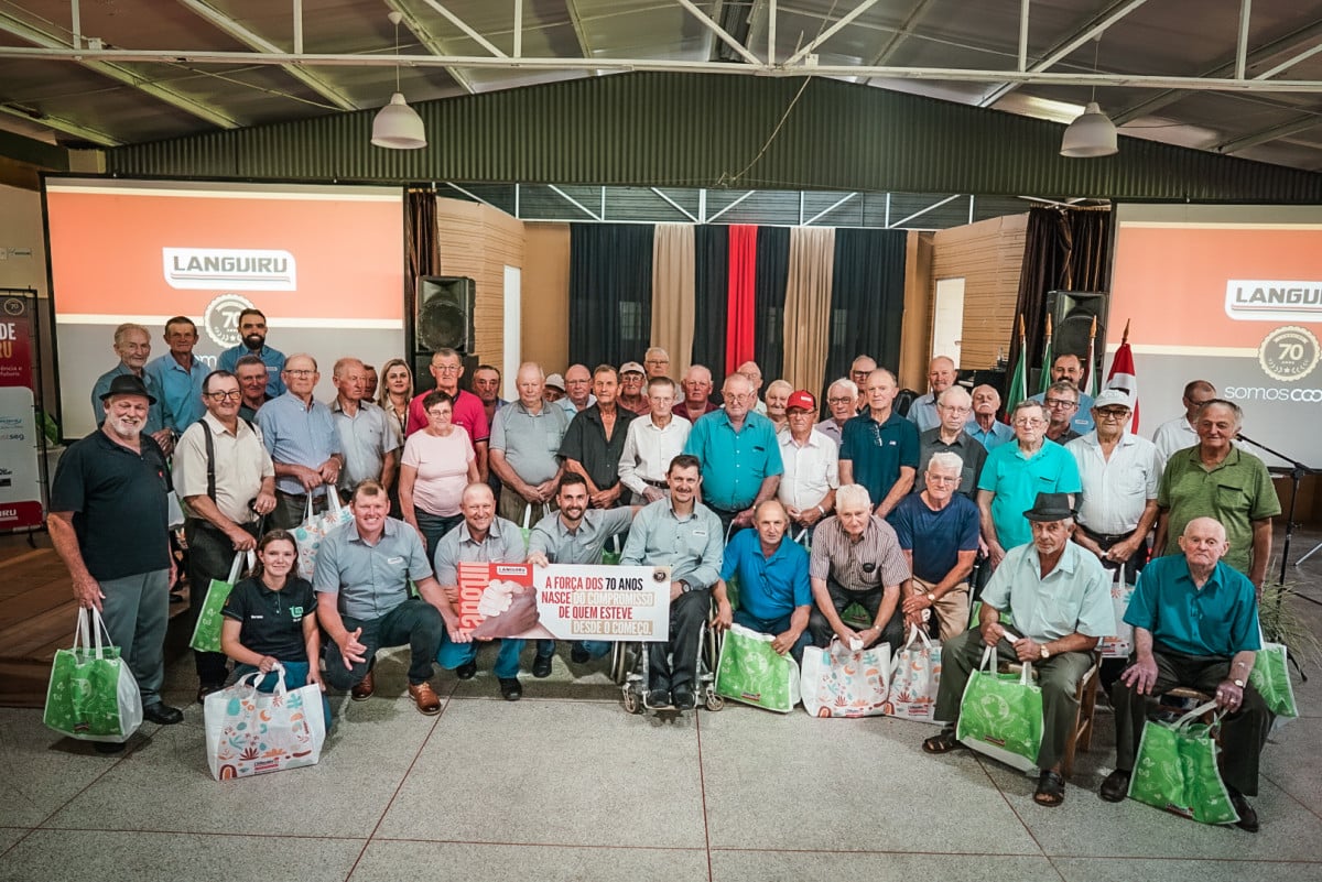 Associados mais antigos foram homenageados durante almoço comemorativo dos 70 anos da Languiru | COOPERATIVA LANGUIRU/DIVULGAÇÃO/JC