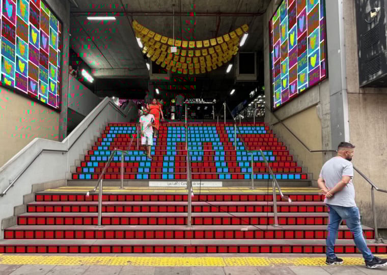 Os trabalhos podem ser visitados na Rua Voluntários da Pátria a partir de terça-feira (25)
