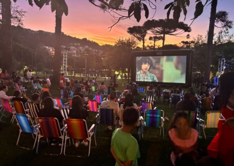 Programação realizada por Sesc e Prefeitura inclui cinema de rua entre atividades 