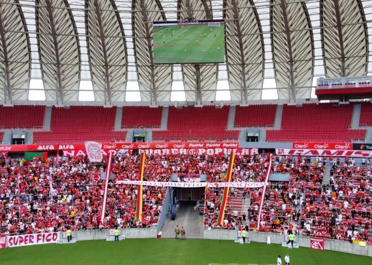 Treino de sábado foi realizado no Beira-Rio e contou com o apoio do torcedor