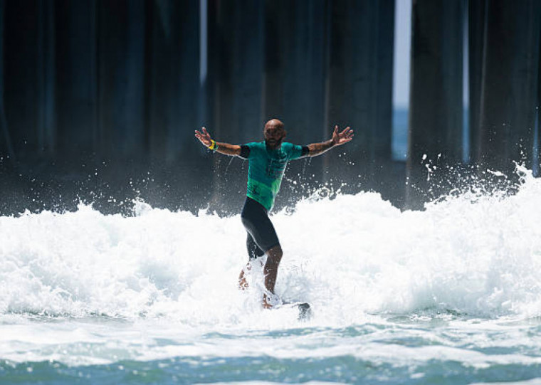Depois de seis anos, brasileiro volta a levantar taça