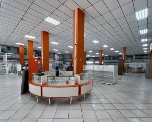 TaQi começa a fechar lojas após liquidar estoques