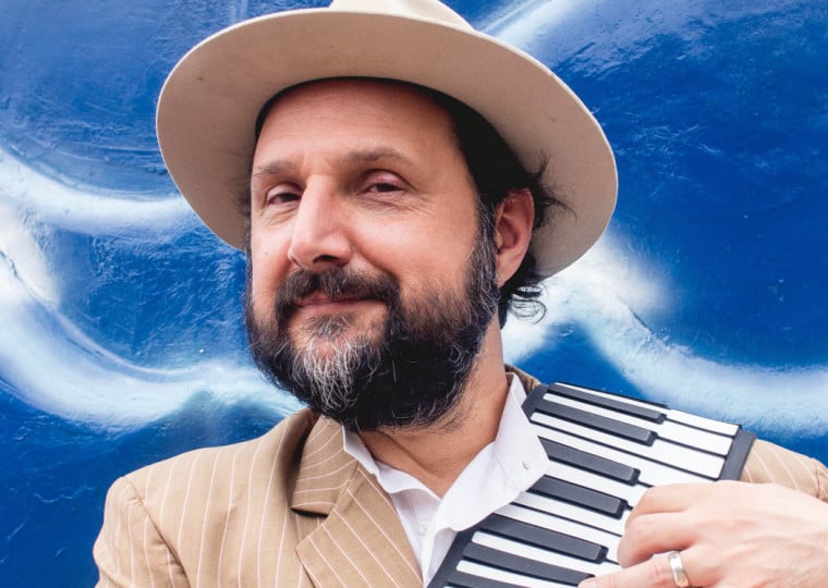 O bate-papo para falar de arte e cultura, com leituras de textos literários e canjas musicais acontece quinzenalmente no espaço
