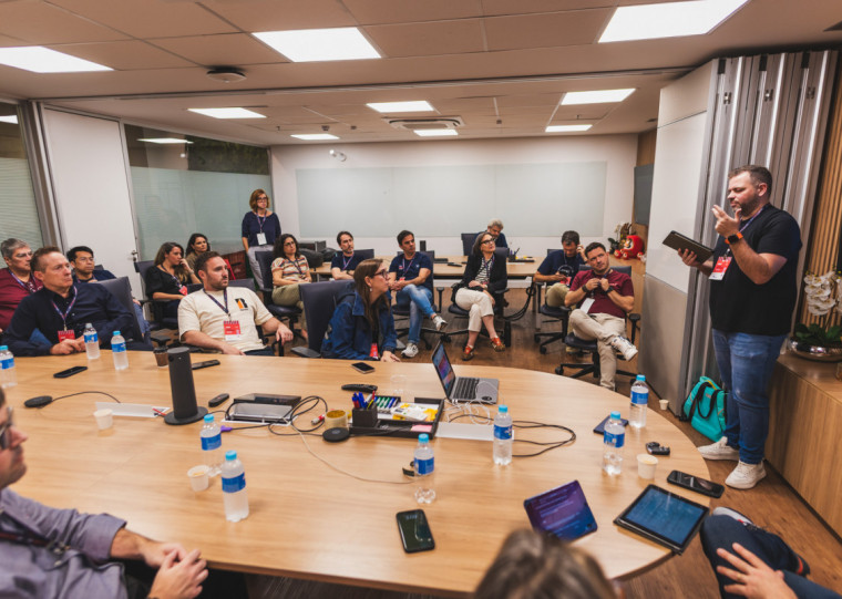 Empresa opera com o suporte de mais de 6,9 mil profissionais em 10 países