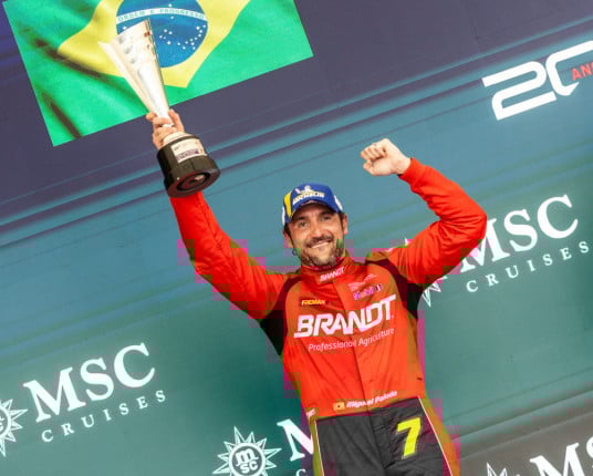 Decacampeão da Porsche Cup, piloto gaúcho ainda tem sonhos