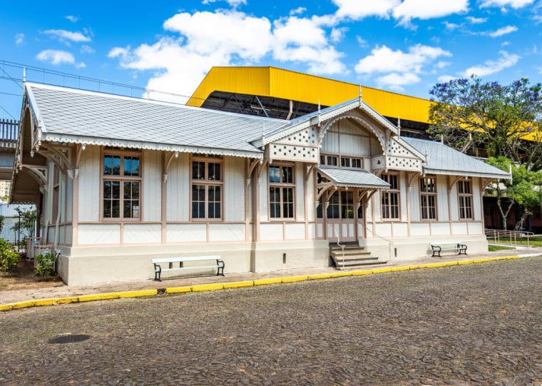 Local, que antigamente foi sede da primeira estação ferroviária do Rio Grande do Sul abriga um acervo histórico sobre o tema