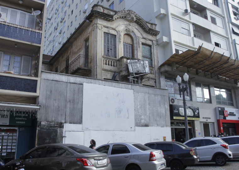 Casa dos Le&otilde;es &eacute; tombada como patrim&ocirc;nio hist&oacute;rico e est&aacute; de posse do munic&iacute;pio desde os anos 1990