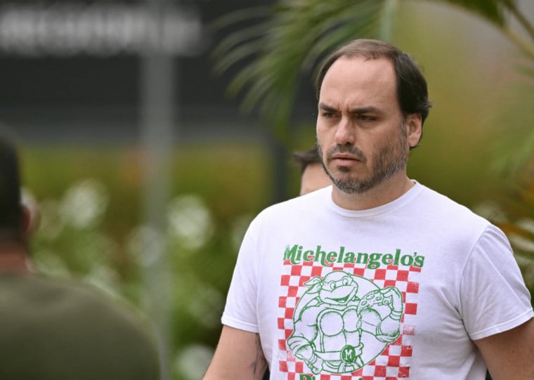 Com validade permanente, o despacho autoriza os encontros com Flávio Bolsonaro (PL-RJ), Carlos Bolsonaro (PL-SC), Jair Renan Bolsonaro (PL-SC) e Laura Bolsonaro, a caçula do ex-presidente