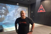 Bicampeão mundial de Capoeira, Alexandre Tarso, o Mestre Montanha, é a mente por trás do negócio.