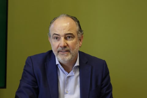 Custo Brasil amplia pressão sobre varejo e desafia competitividade diante dos marketplaces, avalia Sousa