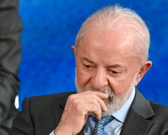 Lula lidera cenários no segundo turno, mas vantagem sobre Flávio cai, aponta Genial/Quaest