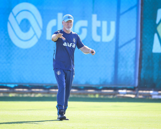 Finalmente livre do rebaixamento, Grêmio ainda sonha com vaga na Libertadores