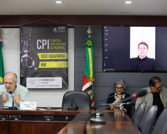 Deputados governistas rejeitam prorrogação da CPI da Energia Elétrica