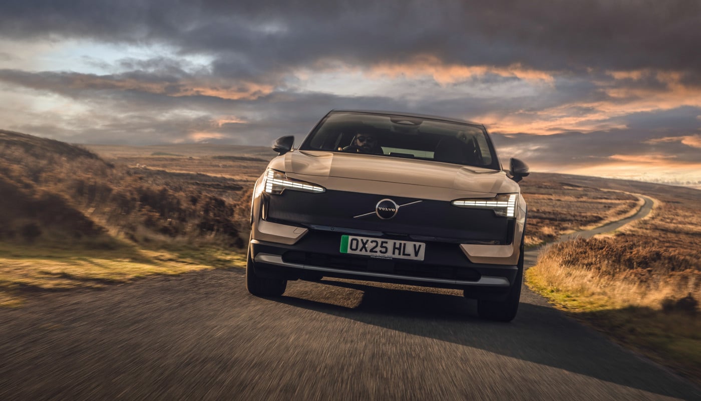 Volvo EX30 ganha modelo com estilo aventureiro