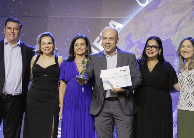 Hoje, são 100 leitos equipados, equipes multidisciplinares e protocolos clínicos avançados