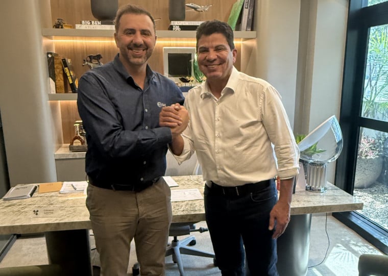 Assinatura do contrato foi anunciada nesta quinta-feira (27)