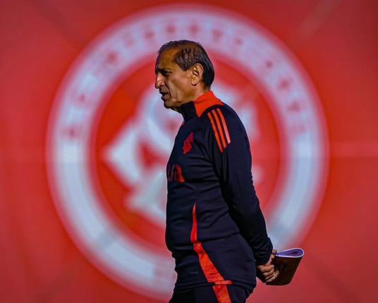 Inter anuncia demissão do técnico Ramon Díaz