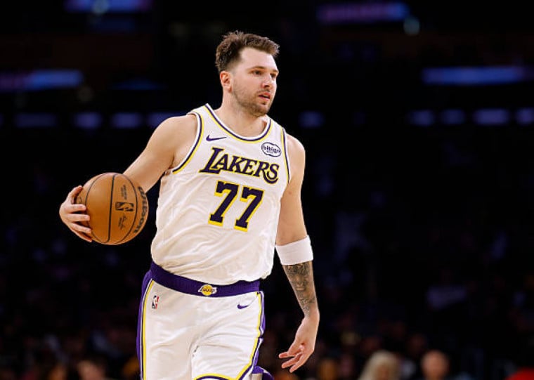 Luka Doncic entra para a história dos Lakers com 30+ pontos
