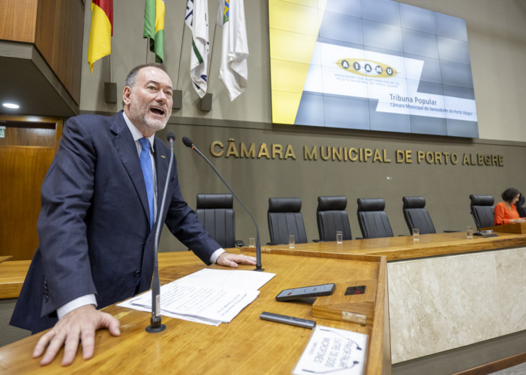 Presidente da Associação dos Auditores-Fiscais da Receita Municipal de Porto Alegre (Aiamu), Johnny Racic, falou na tribuna
