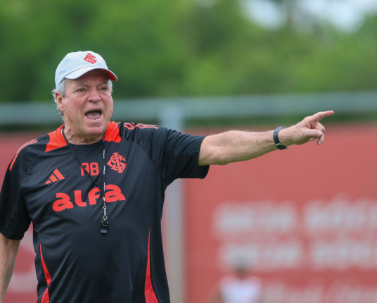 Inter de Abel Braga enfrenta o São Paulo buscando a manutenção na Série A