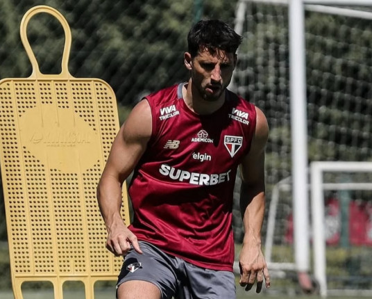 São Paulo sofre transfer ban por dívidas com empresário de Calleri