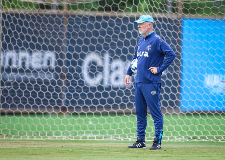 Novo executivo de futebol, Paulo Pelaipe tem reunião marcado com Mano Menezes