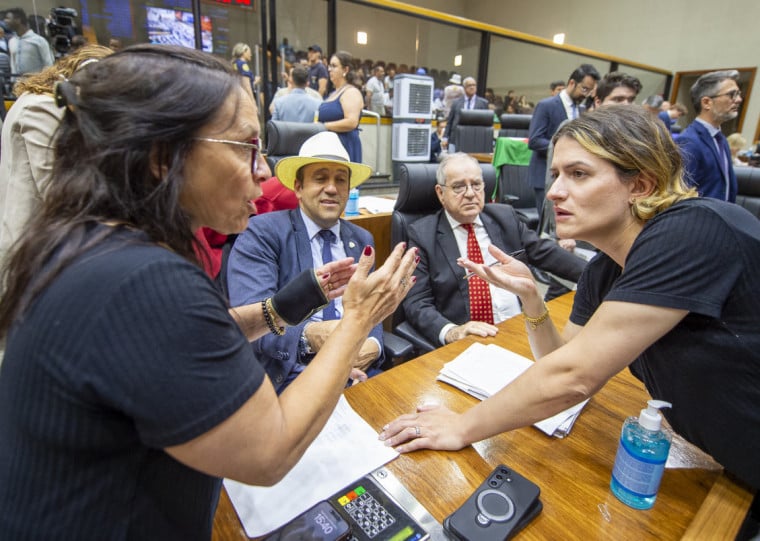 Proposta do governo recebeu 22 votos favoráveis e 12 contrários