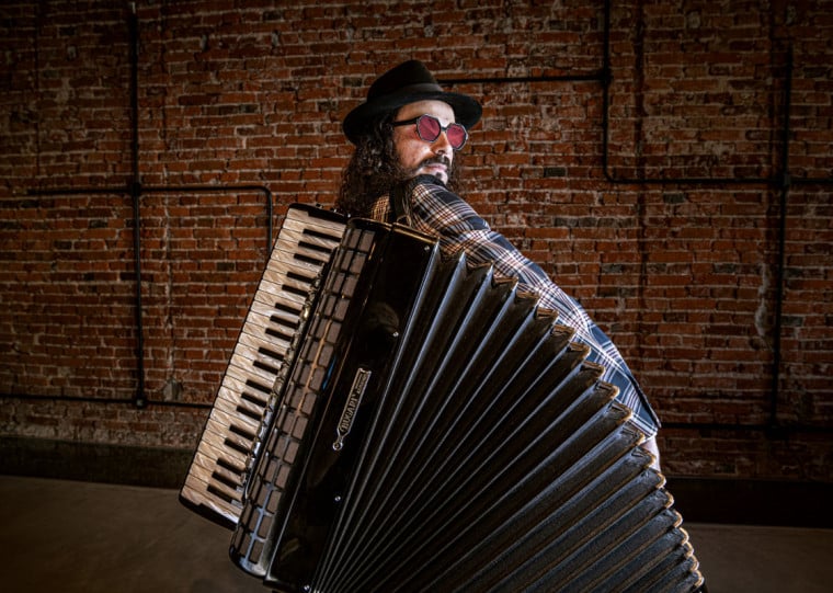 ‘Terra Gaúcha - Trajetórias Criativas’ será lançado nesta sexta (5), às 18h30min
