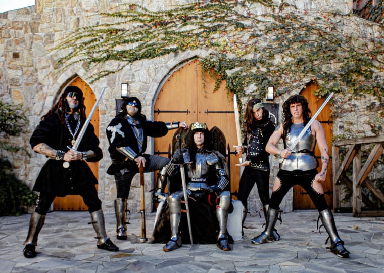 Massacration promove álbum Metal is My Life em show no Opinião
