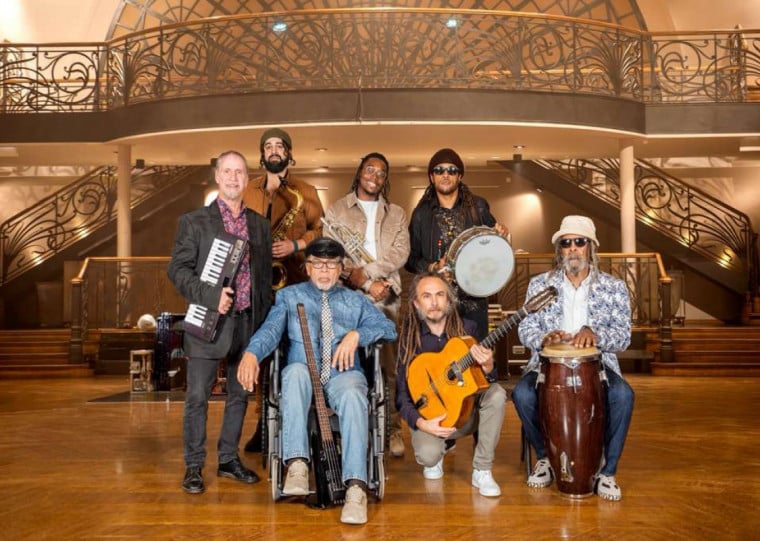 Considerada a inventora do gênero musical ska, banda volta a Porto Alegre 
